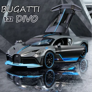 1:32 Сплав Bugatti DIVO Супер Спортен Модел Кола, Играчка, Формовани под Налягане, Сгъваеми Звукови и Светлинни играчки, Играчки за Кола За Деца Коледен Подарък